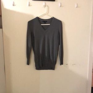 Women’s Banana Republic Sweater. Size Medium.